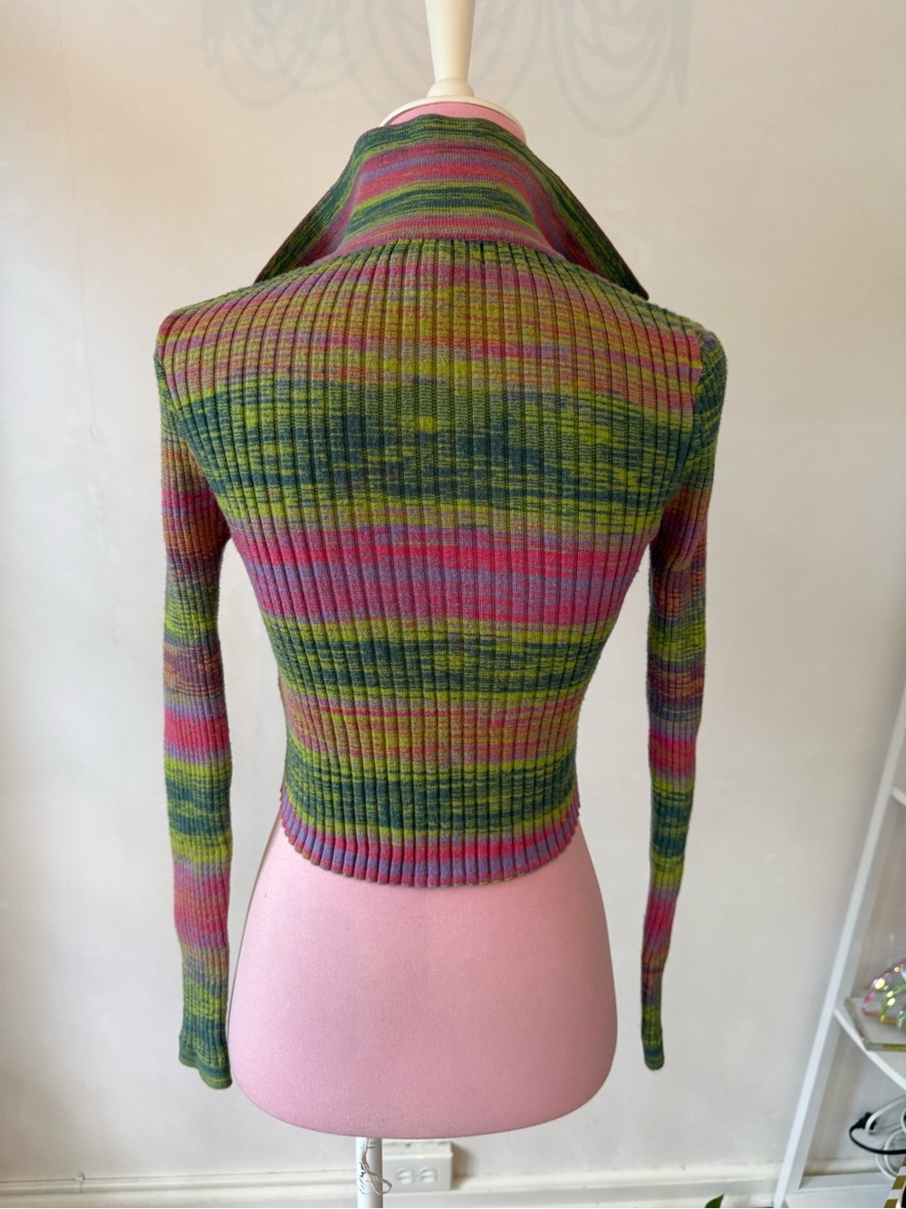 Y2K Like Missoni Ribbed Collared Button-Front Cropped Top - Picture 5 of 7